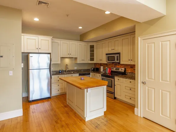 310 Court St APT 2, Plymouth, MA 02360