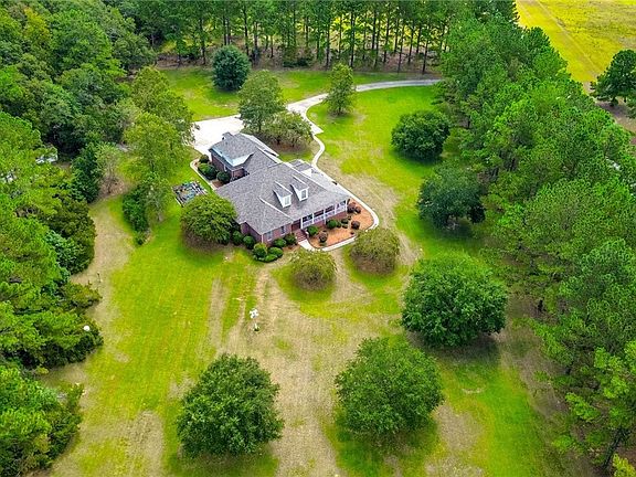2nd image of 401 Magnolia Bluff Road