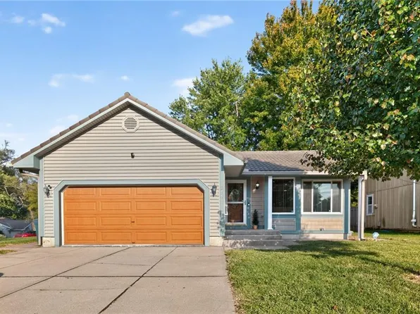 706 N 2nd St, Lansing, KS 66043