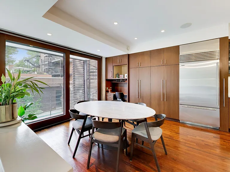 2010 W Bradley Pl — Photo 19