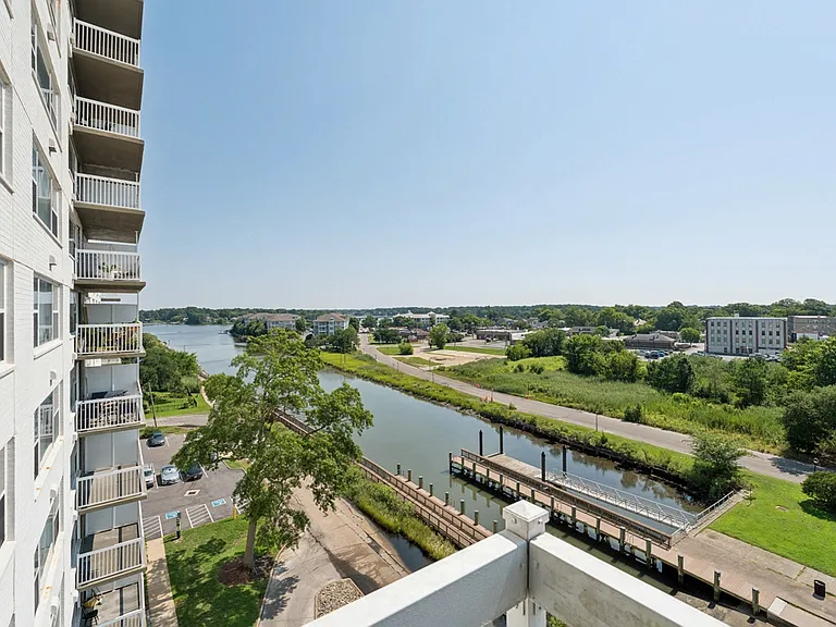 The Lafayette Apartments — Photo 11