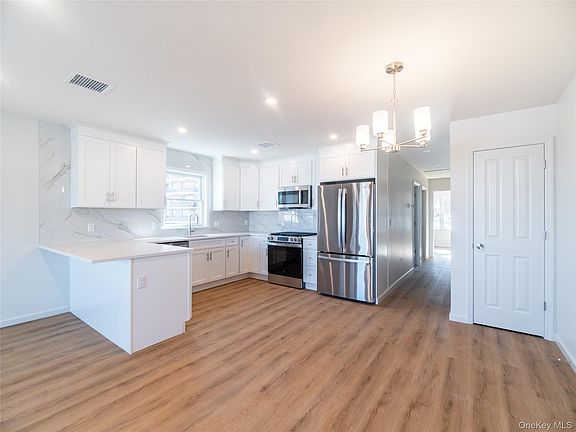 5th image of 306 South Regent street