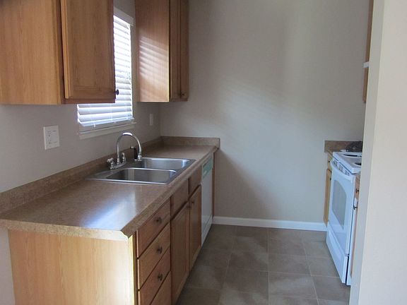 3rd image of 621 N Orange St