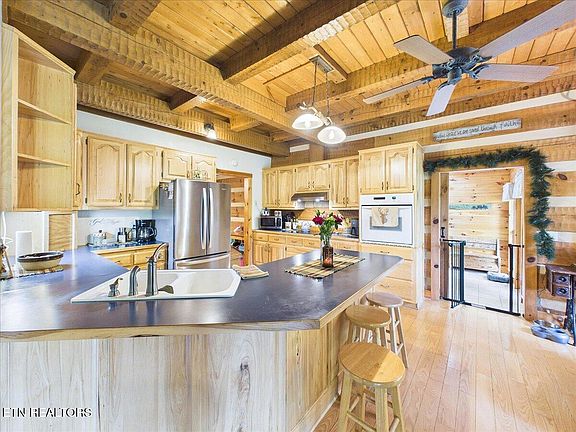11th image of 1457 Smithfield Rd
