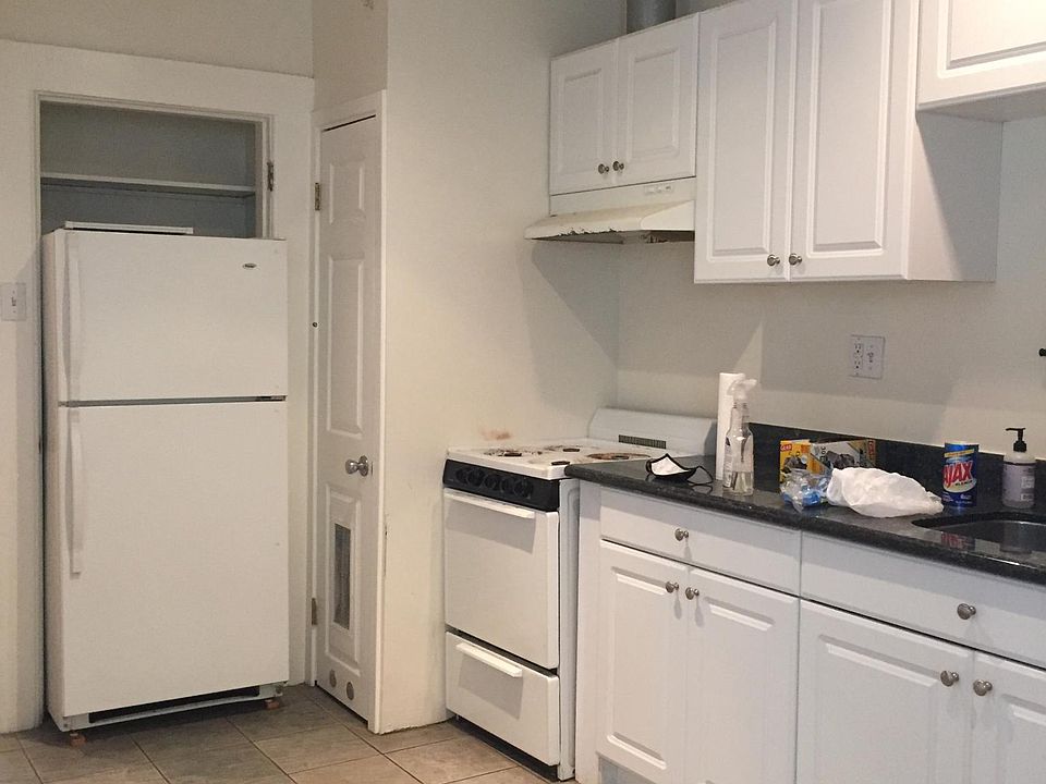 1st image of 372 Lily St