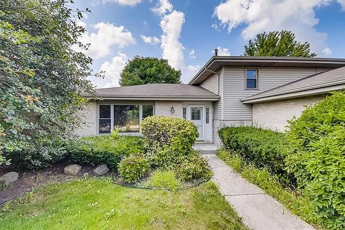 1st image of 781 Churchill Dr