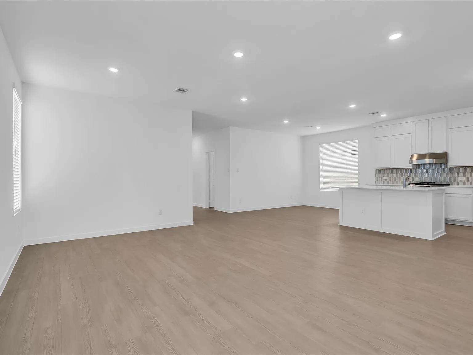 3 bed, 2.5 bath, $2,100 — Photo 4