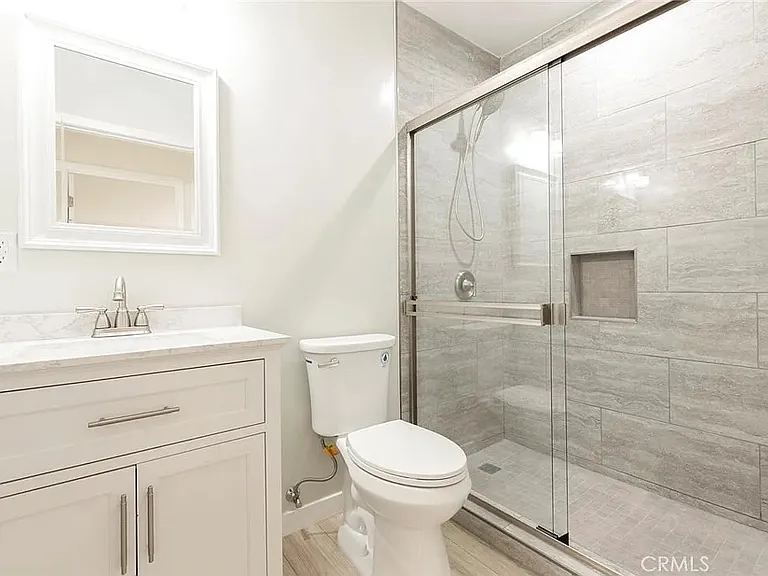 8002 Hazeltine Ave — Photo 8