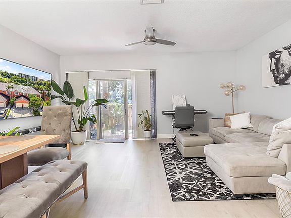 3rd image of 964 NW 100th Avenue