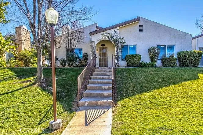 1032 Ardmore Cir — Photo 1