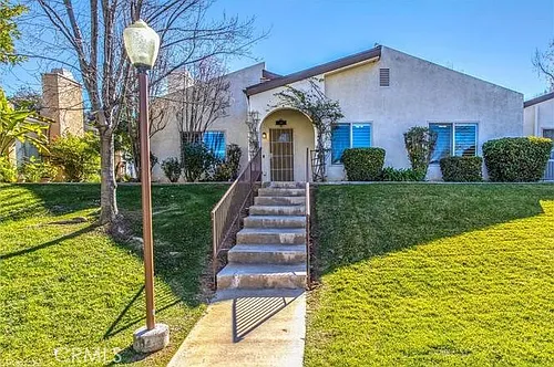 1032 Ardmore Cir Photo 1