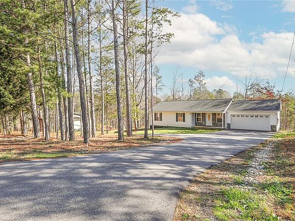 3rd image of 3642 Williams Bridge Rd