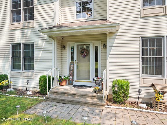 3rd image of 965 Cricket Ln