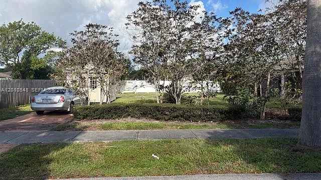 774 NW 16th Pl — Photo 7