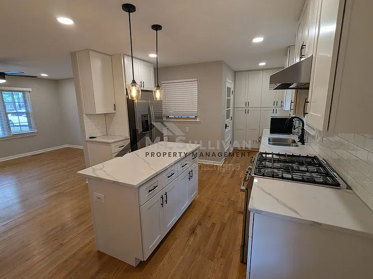 6226 Dello St — Photo 3