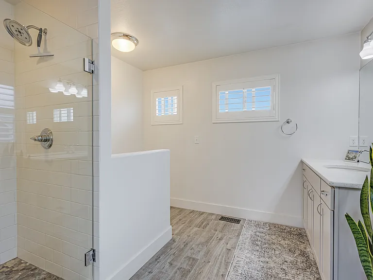 1516 Solitaire St — Photo 21