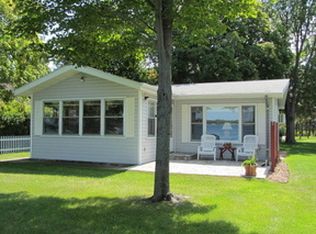 408 Shorewood Dr, Detroit Lakes, MN 56501