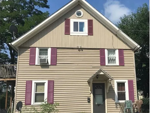 231 S Vine St, Medina, OH 44256