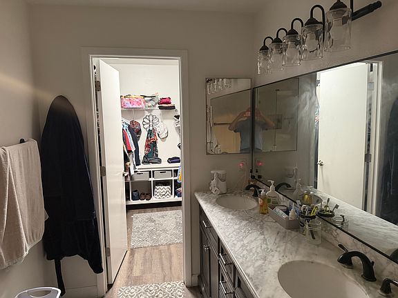5th image of 1012 Kelly Creek Cir