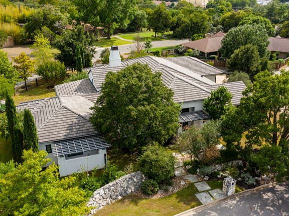 2nd image of 101 Fairview Dr