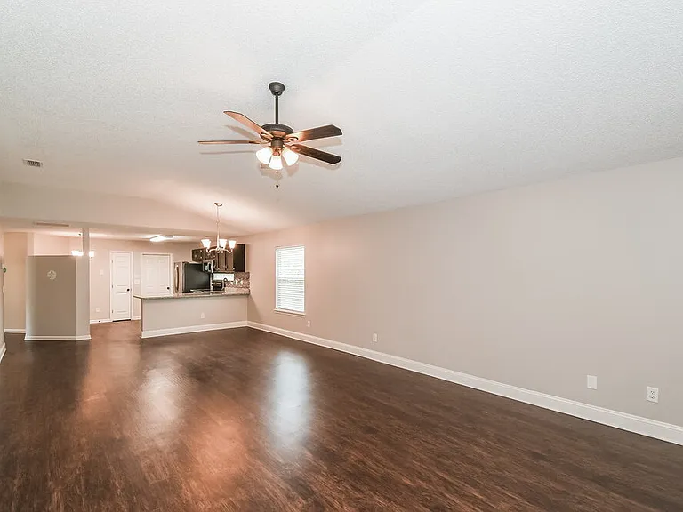 8785 Chambore Dr — Photo 4
