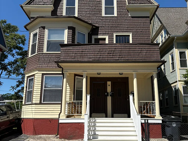 105 America St #3 — Photo 1