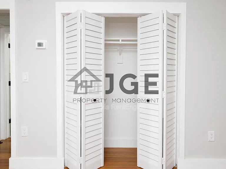 270 NE 191st St #103 — Photo 5