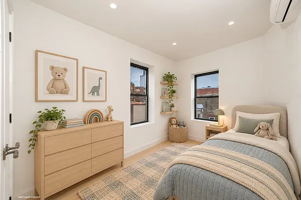 Bedroom, photo 9
