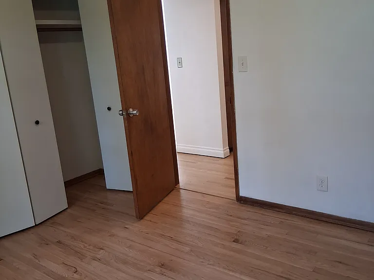 640 SE Williams Rd — Photo 22