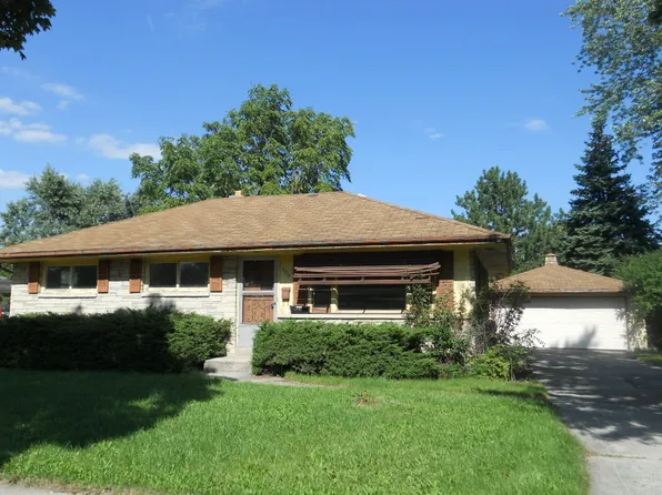 6610 N 86th St, Milwaukee, WI 53224