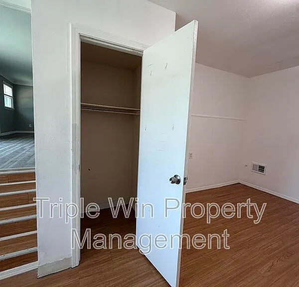 6801 Knoll Ave — Photo 7
