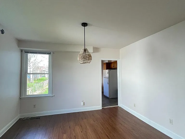 127 Edgehill Ave #5 — Photo 5