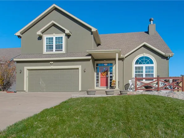 1704 NE 181st Ter, Smithville, MO 64089