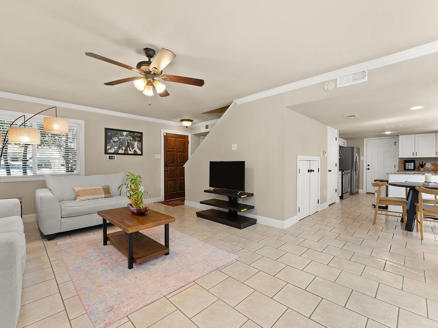3 bed, 2.5 bath, 1526 sqft, $2,595 — Photo 4