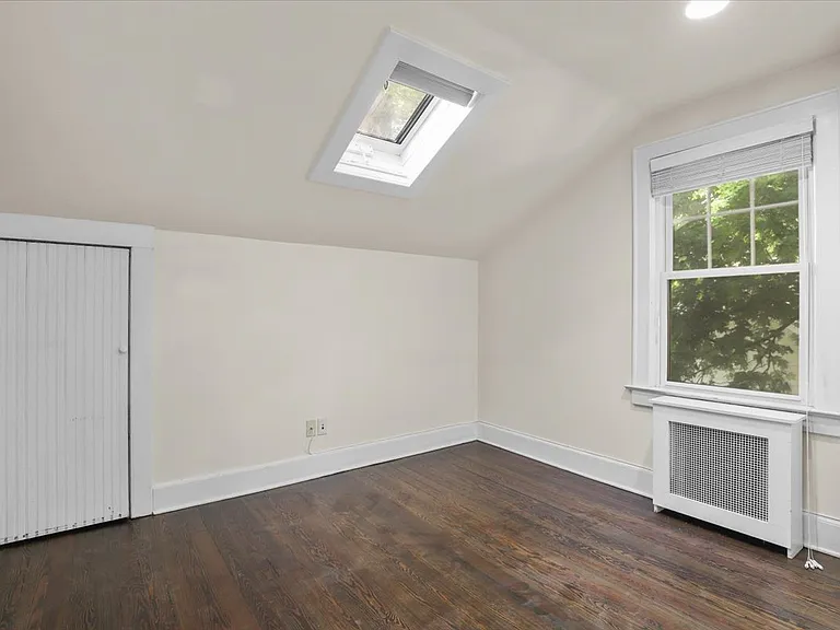 625 Lorraine St — Photo 12