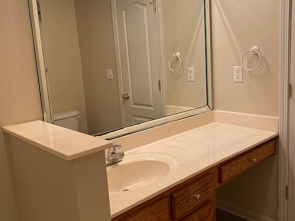 5th image of 3745 Iron Horse Dr