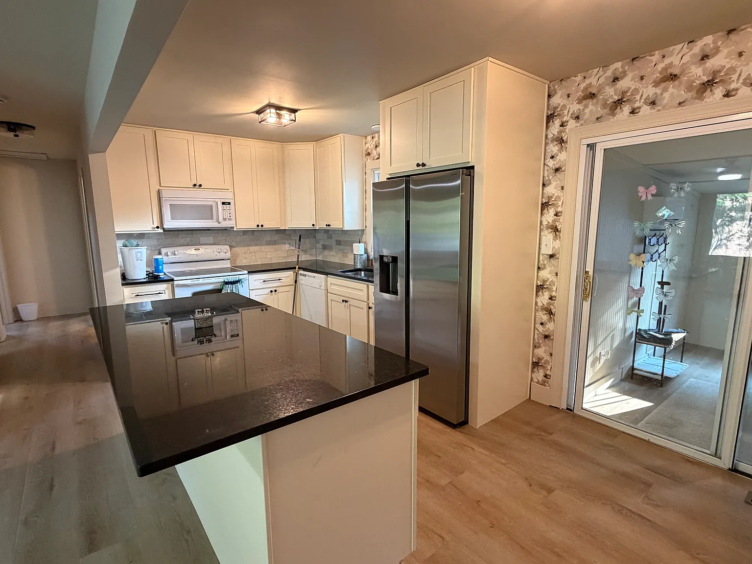 4 bed, 1450 sqft, $2,200 — Photo 3
