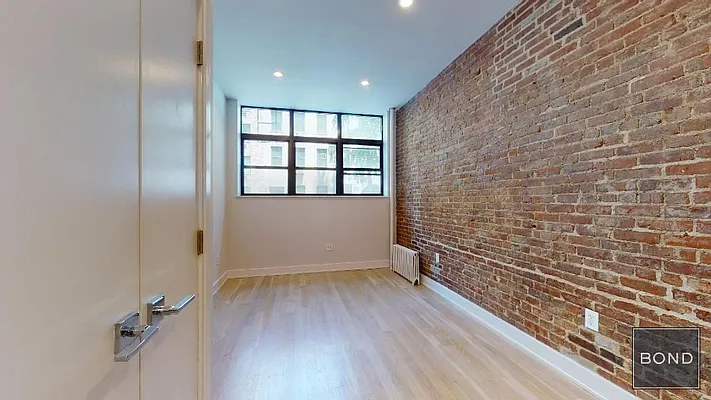 Rented by Bond New York | media 17