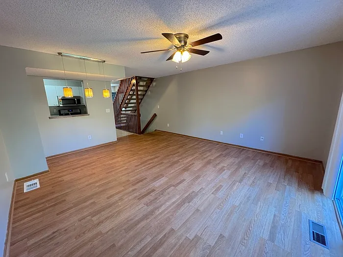 5643 Barney Ln — Photo 6