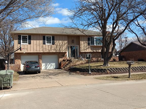 2nd image of 2379 Montclair Dr