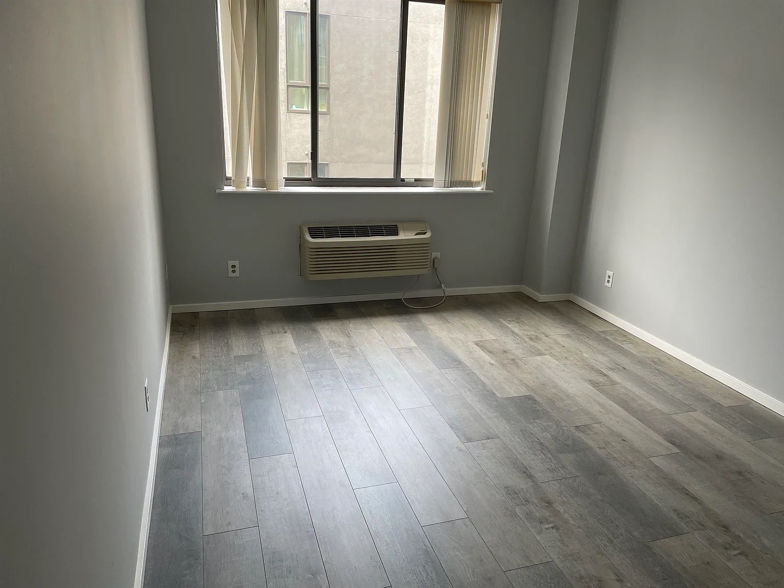 2 bed, 2.0 bath, 1150 sqft, $4,400 — Photo 3
