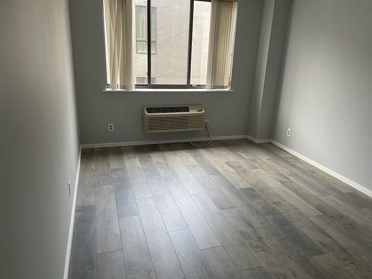 300 Newark Ave #4F — Photo 3