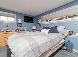 42 41st St, Islip, NY 11751