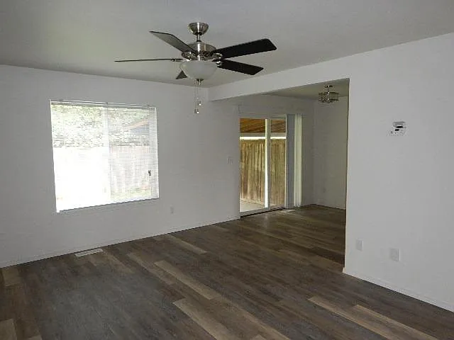 609 Grant Ln SW #B — Photo 10