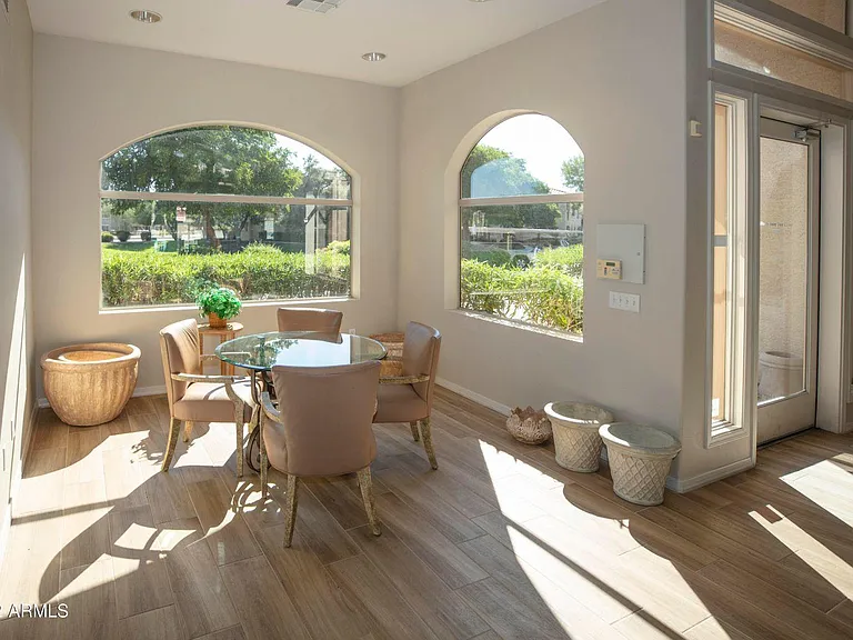 Clubhouse: Dining Area 2