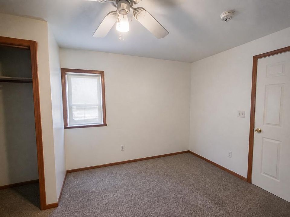 1st image of 107 9th Ave NW