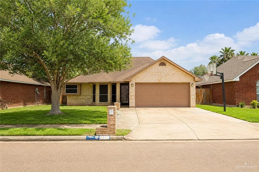 3 bed, 2.0 bath, 1406 sqft, $1,750 — Photo 1