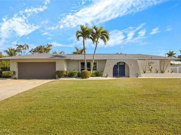 1383 Currier Cir, Fort Myers, FL 33919