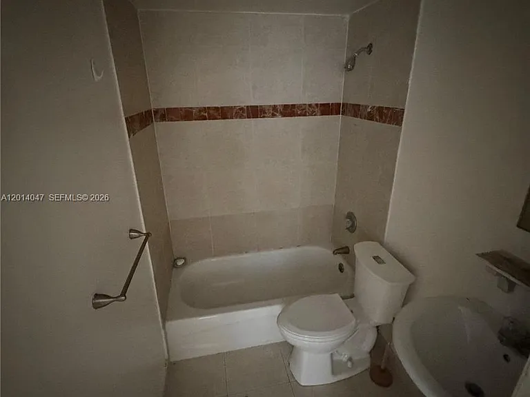 1342 Drexel Ave #205 — Photo 6