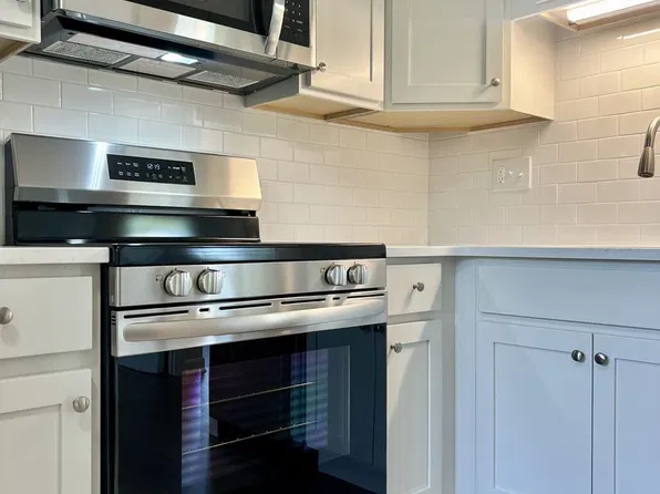 11 Dart St #120, Cranston, RI 02920